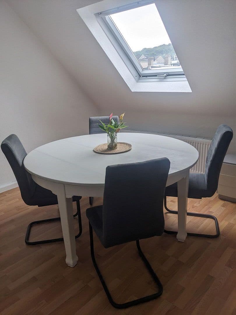 Prenájom bytu 3-izbový 103 m², Zschochernstraße 19, Gera, Durínsko Prenájom bytu 3-izbový 103 m², Zschochernstraße 19, Gera, Durínsko