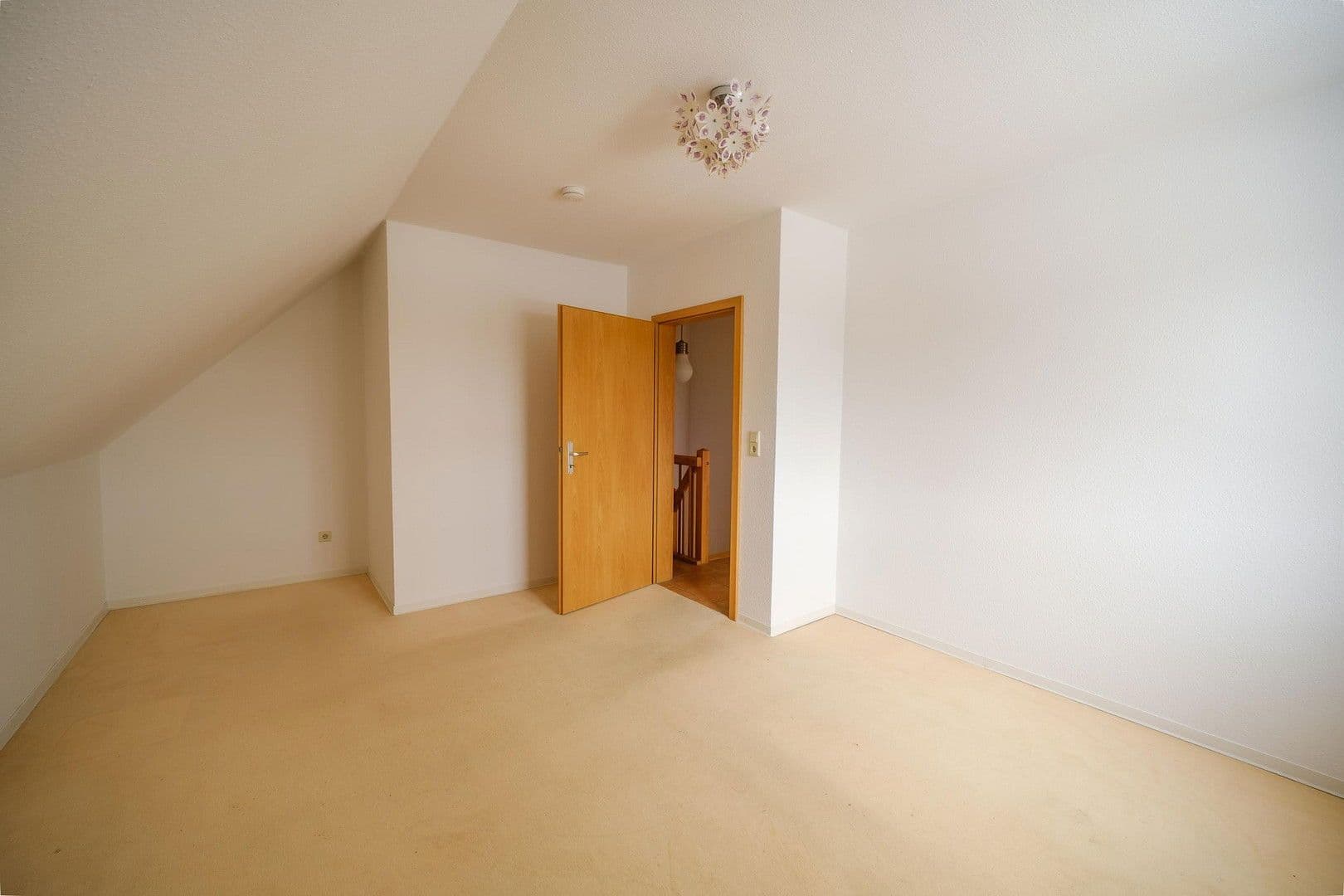 Prenájom domu 73 m², pozemek 222 m², Oldenburg, Dolné Sasko Prenájom domu 73 m², pozemek 222 m², Oldenburg, Dolné Sasko