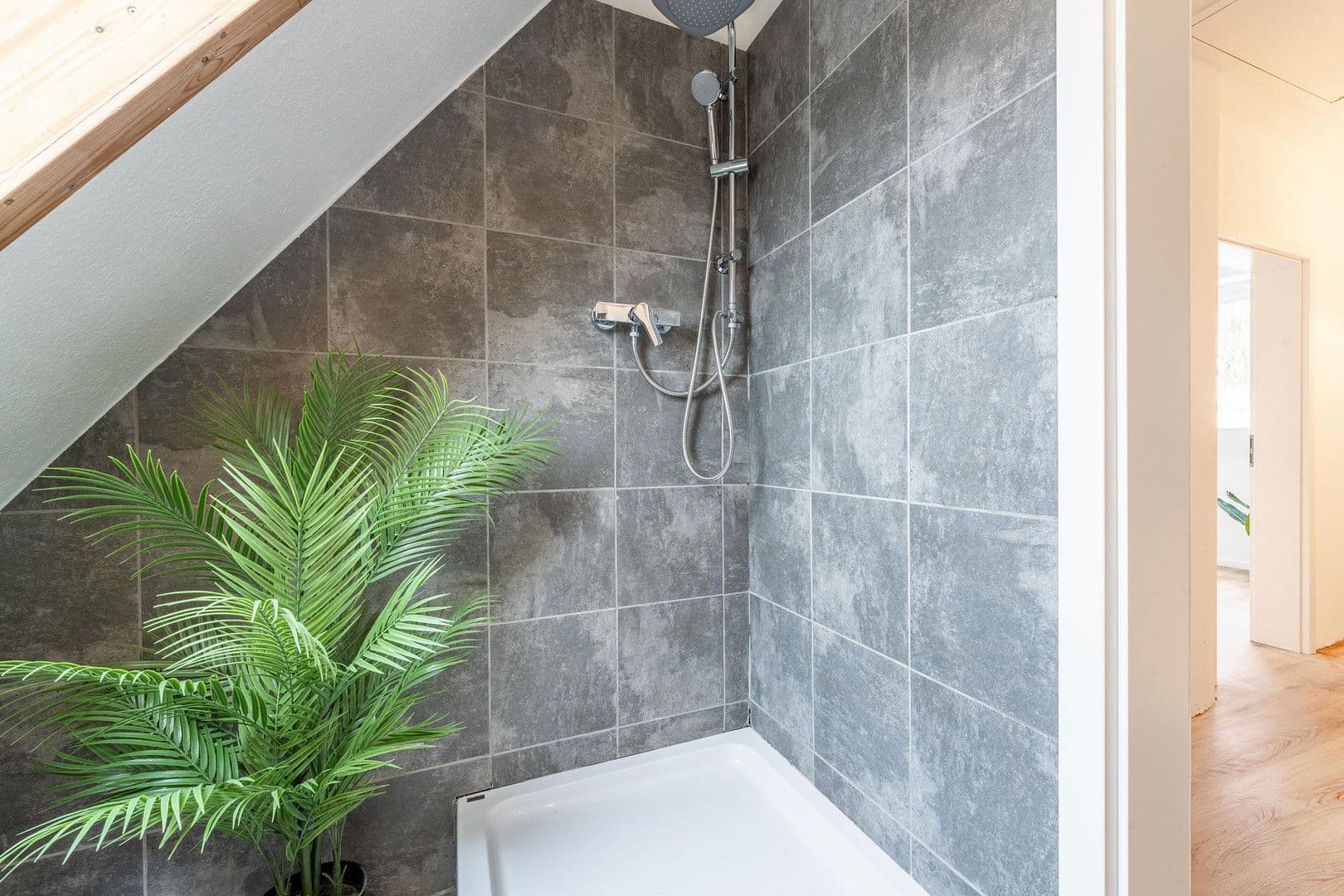 Predaj domu 123 m², pozemek 370 m², Kiel, Šlezvicko-Holštajnsko Predaj domu 123 m², pozemek 370 m², Kiel, Šlezvicko-Holštajnsko