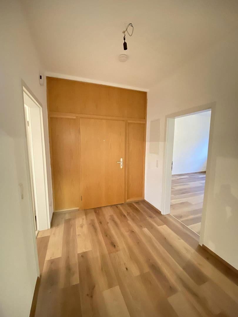 Prenájom bytu 3-izbový 80 m², Schöllbronner Straße, Ettlingen, Bádensko-Wurttembersko Prenájom bytu 3-izbový 80 m², Schöllbronner Straße, Ettlingen, Bádensko-Wurttembersko