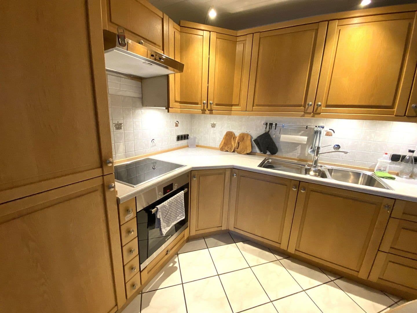 Prenájom bytu 3-izbový 85 m², Kraienbruch 52, Essen, Severné Porýnie - Westfálsko Prenájom bytu 3-izbový 85 m², Kraienbruch 52, Essen, Severné Porýnie - Westfálsko