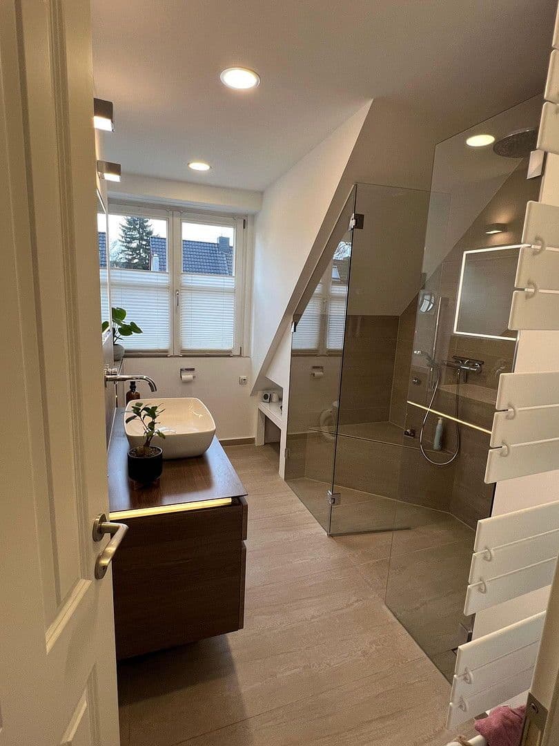 Predaj domu 127 m², pozemek 404 m², Neuss, Severné Porýnie - Westfálsko Predaj domu 127 m², pozemek 404 m², Neuss, Severné Porýnie - Westfálsko