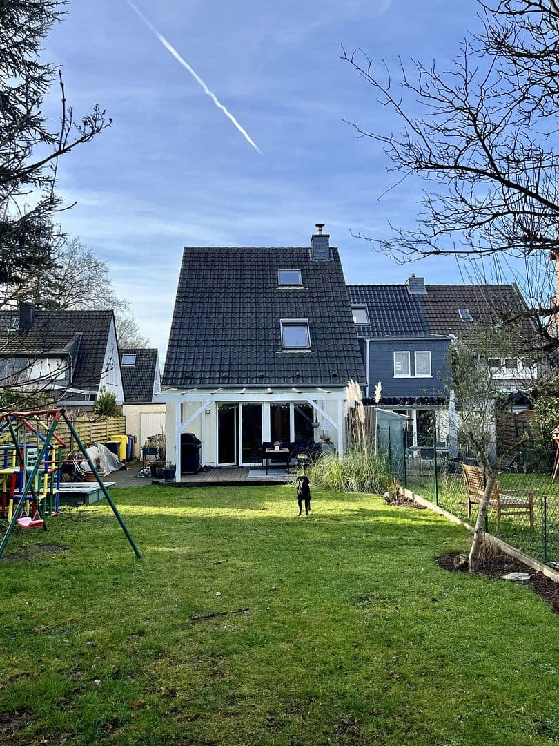 Predaj domu 127 m², pozemek 404 m², Neuss, Severné Porýnie - Westfálsko Predaj domu 127 m², pozemek 404 m², Neuss, Severné Porýnie - Westfálsko