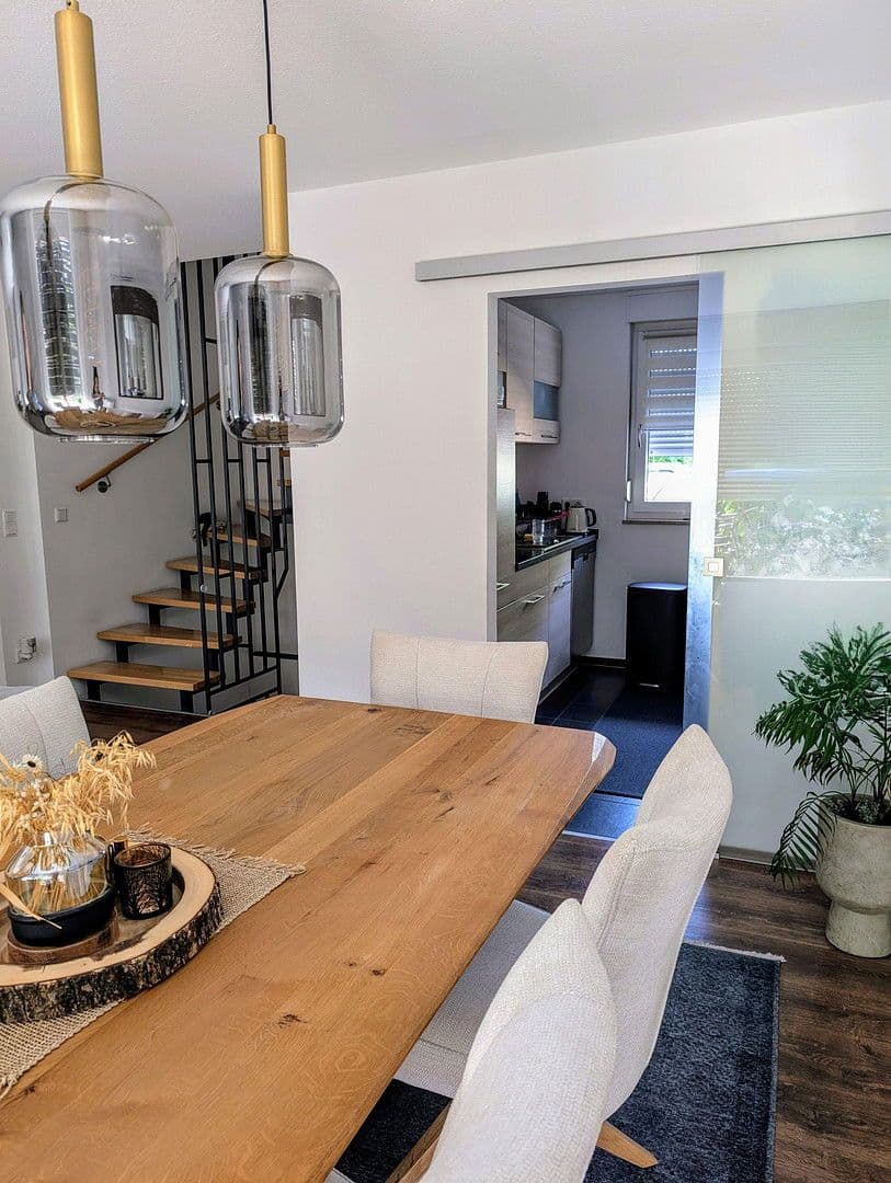 Predaj domu 125 m², pozemek 142 m², Feucht, Bavorsko Predaj domu 125 m², pozemek 142 m², Feucht, Bavorsko