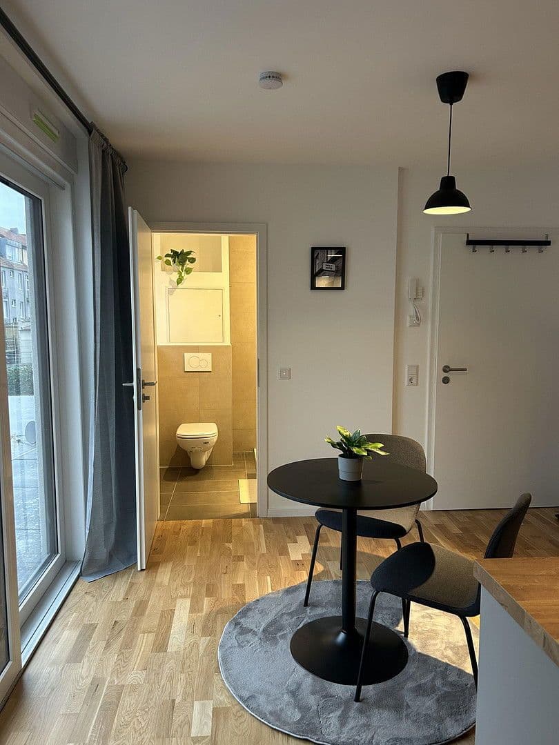 Prenájom bytu 1-izbový 30 m², Mannheim, Bádensko-Wurttembersko Prenájom bytu 1-izbový 30 m², Mannheim, Bádensko-Wurttembersko