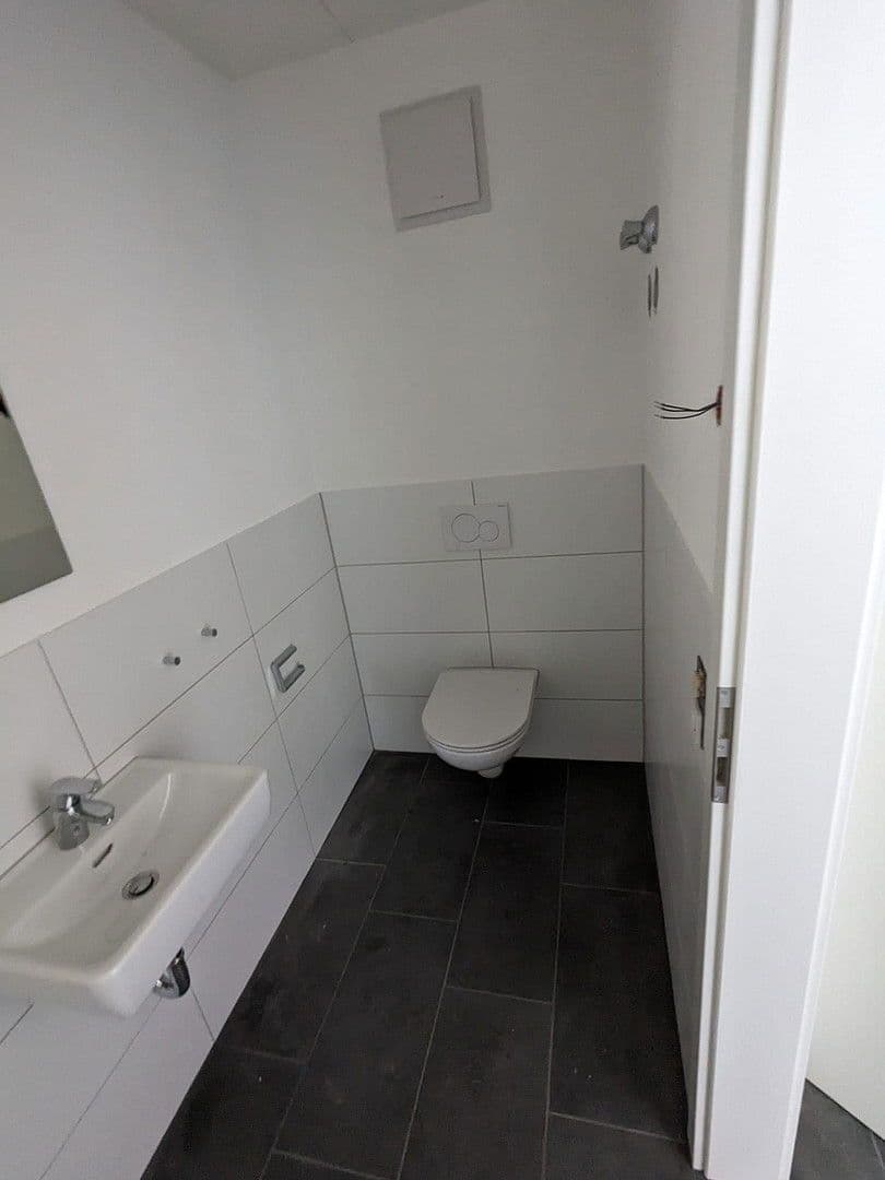 Prenájom bytu 4-izbový 120 m², Wehr, Bádensko-Wurttembersko Prenájom bytu 4-izbový 120 m², Wehr, Bádensko-Wurttembersko