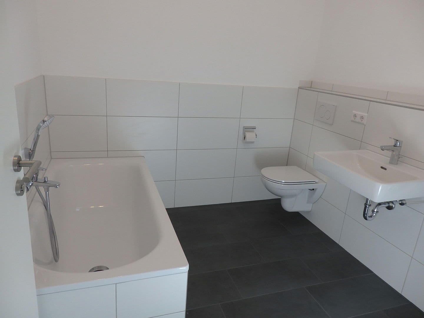 Prenájom bytu 4-izbový 120 m², Wehr, Bádensko-Wurttembersko Prenájom bytu 4-izbový 120 m², Wehr, Bádensko-Wurttembersko