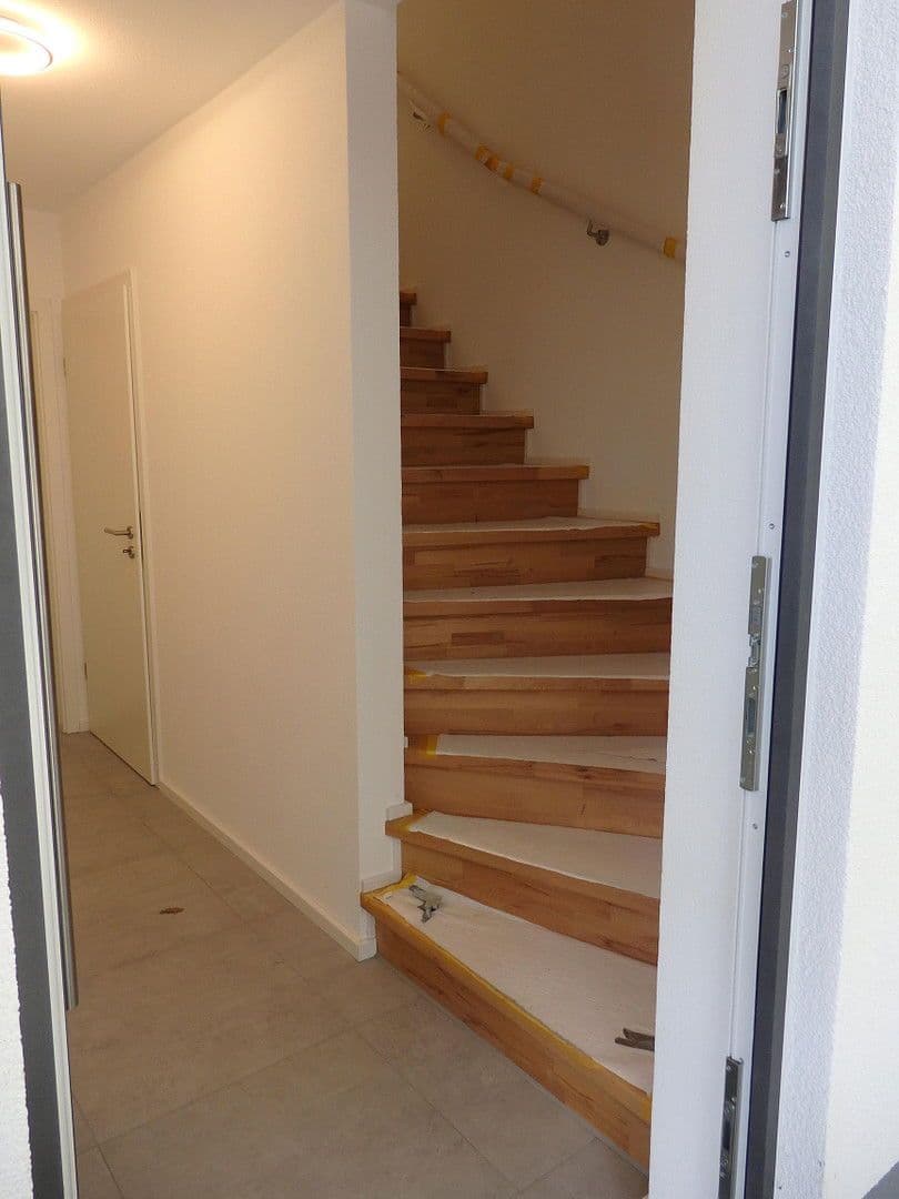 Prenájom bytu 4-izbový 120 m², Wehr, Bádensko-Wurttembersko Prenájom bytu 4-izbový 120 m², Wehr, Bádensko-Wurttembersko