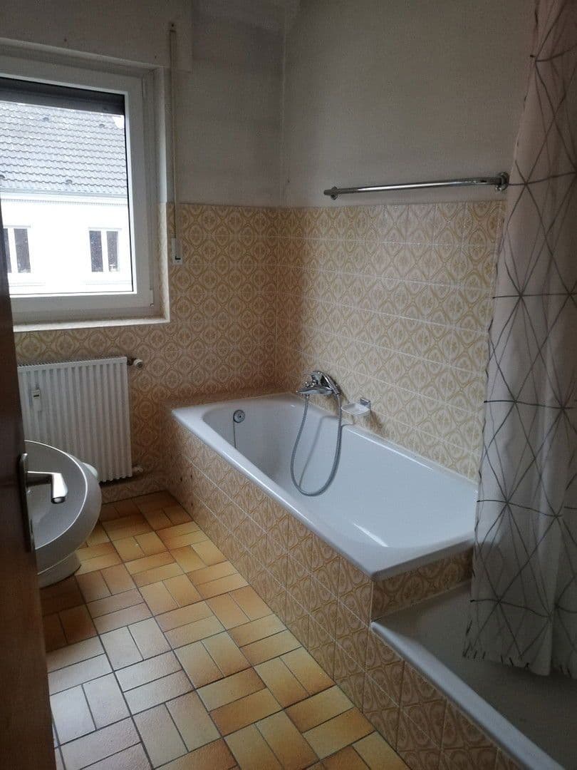 Prenájom bytu 3-izbový 82 m², Düren, Severné Porýnie - Westfálsko Prenájom bytu 3-izbový 82 m², Düren, Severné Porýnie - Westfálsko