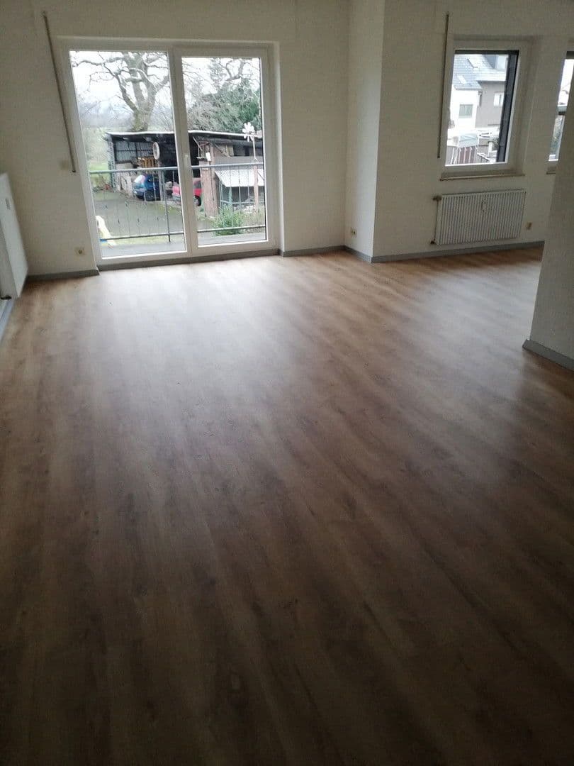 Prenájom bytu 3-izbový 82 m², Düren, Severné Porýnie - Westfálsko Prenájom bytu 3-izbový 82 m², Düren, Severné Porýnie - Westfálsko