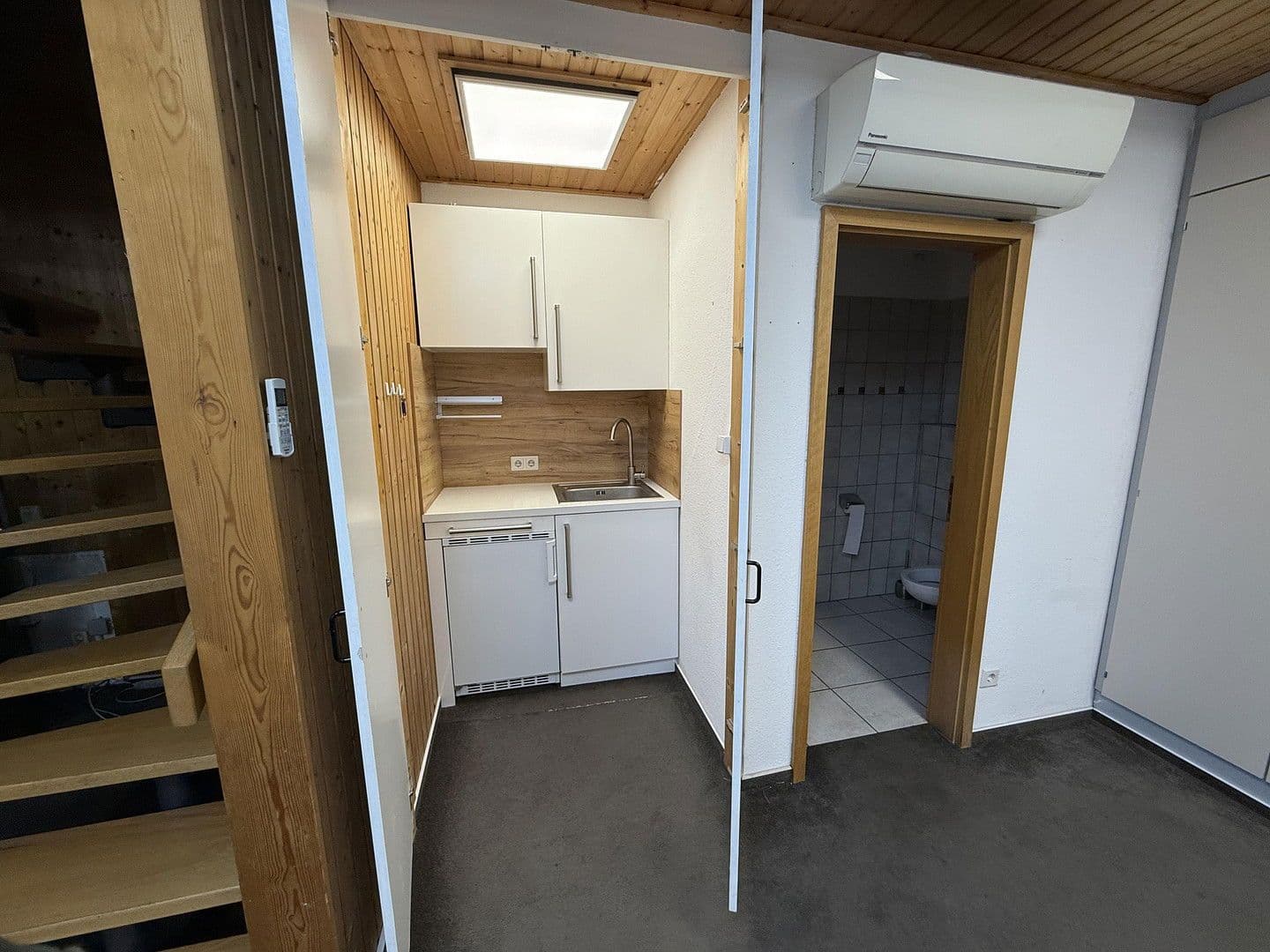 Prenájom kancelárie 90 m², Duisburg, Severné Porýnie - Westfálsko Prenájom kancelárie 90 m², Duisburg, Severné Porýnie - Westfálsko