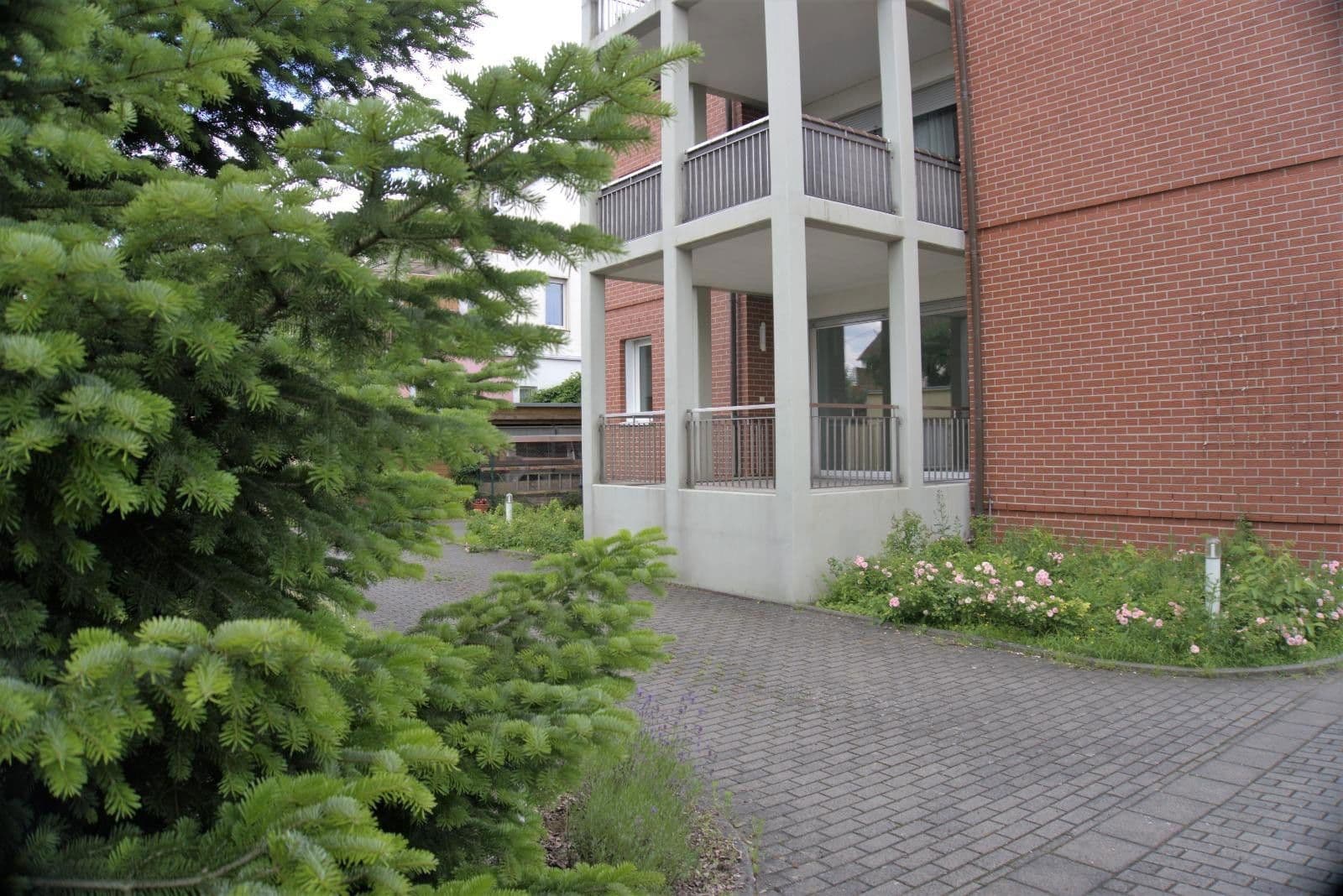 Prenájom bytu 4-izbový 125 m², Frankfurt/ Sindlingen, Hesensko Prenájom bytu 4-izbový 125 m², Frankfurt/ Sindlingen, Hesensko