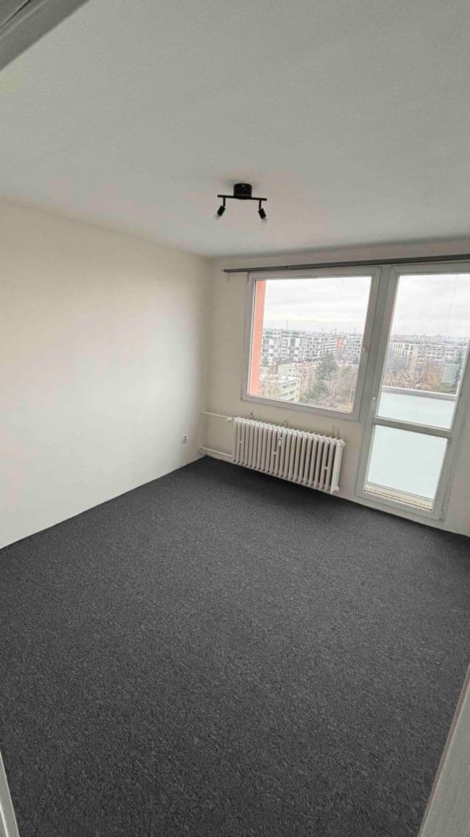 Prenájom bytu 3-izbový 70 m², Jablonecká, Praha, Praha Prenájom bytu 3-izbový 70 m², Jablonecká, Praha, Praha