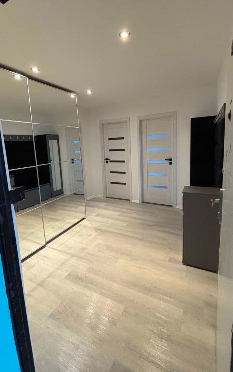 Prenájom bytu 3-izbový 70 m², Jablonecká, Praha, Praha Prenájom bytu 3-izbový 70 m², Jablonecká, Praha, Praha