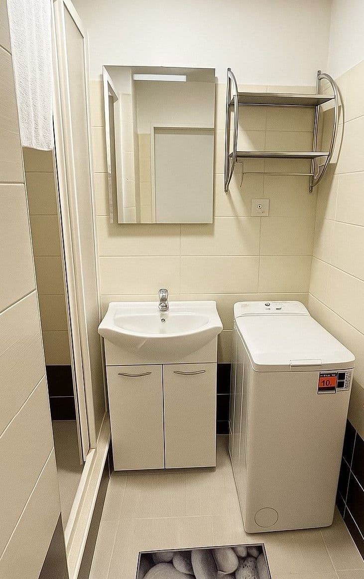 Prenájom bytu 1-izbový 30 m², Ostravská, Kladno, Středočeský kraj Prenájom bytu 1-izbový 30 m², Ostravská, Kladno, Středočeský kraj