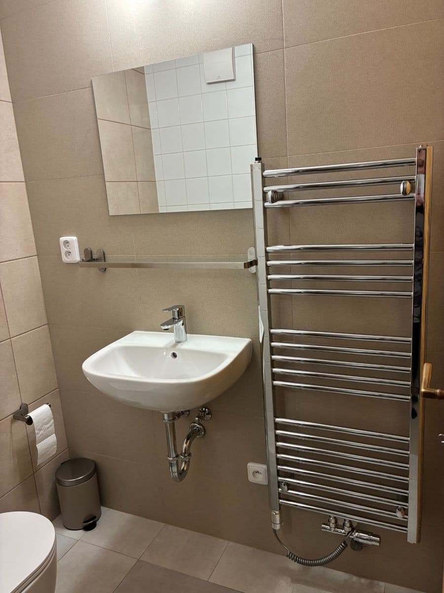 Prenájom bytu 1-izbový 32 m², Za Mlýnem, Hostivice, Středočeský kraj Prenájom bytu 1-izbový 32 m², Za Mlýnem, Hostivice, Středočeský kraj