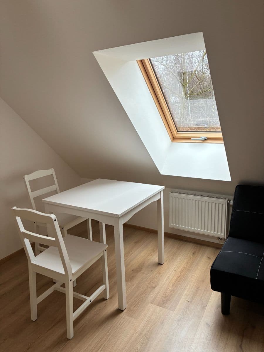 Prenájom bytu 1-izbový 32 m², Za Mlýnem, Hostivice, Středočeský kraj Prenájom bytu 1-izbový 32 m², Za Mlýnem, Hostivice, Středočeský kraj