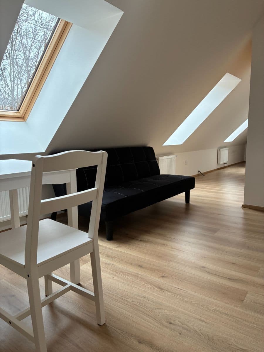 Prenájom bytu 1-izbový 32 m², Za Mlýnem, Hostivice, Středočeský kraj Prenájom bytu 1-izbový 32 m², Za Mlýnem, Hostivice, Středočeský kraj