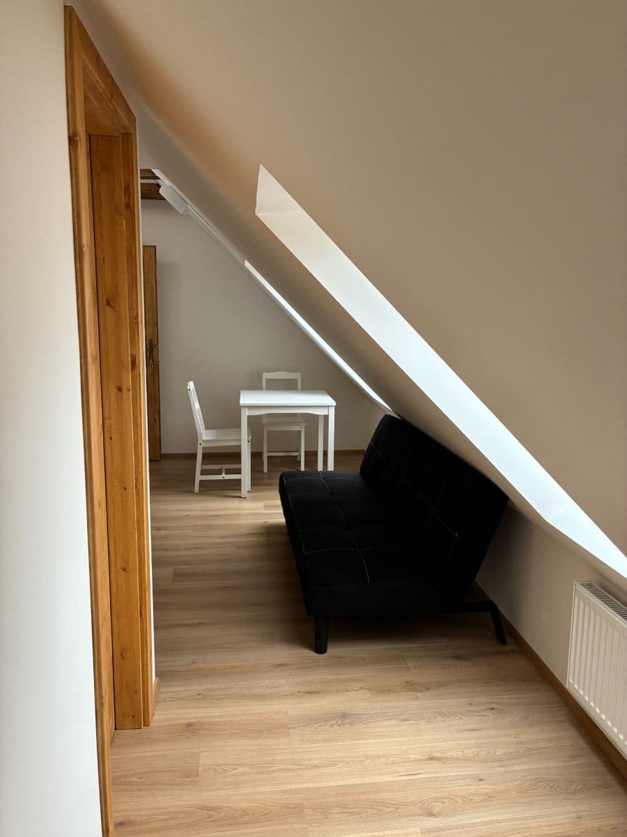 Prenájom bytu 1-izbový 32 m², Za Mlýnem, Hostivice, Středočeský kraj Prenájom bytu 1-izbový 32 m², Za Mlýnem, Hostivice, Středočeský kraj