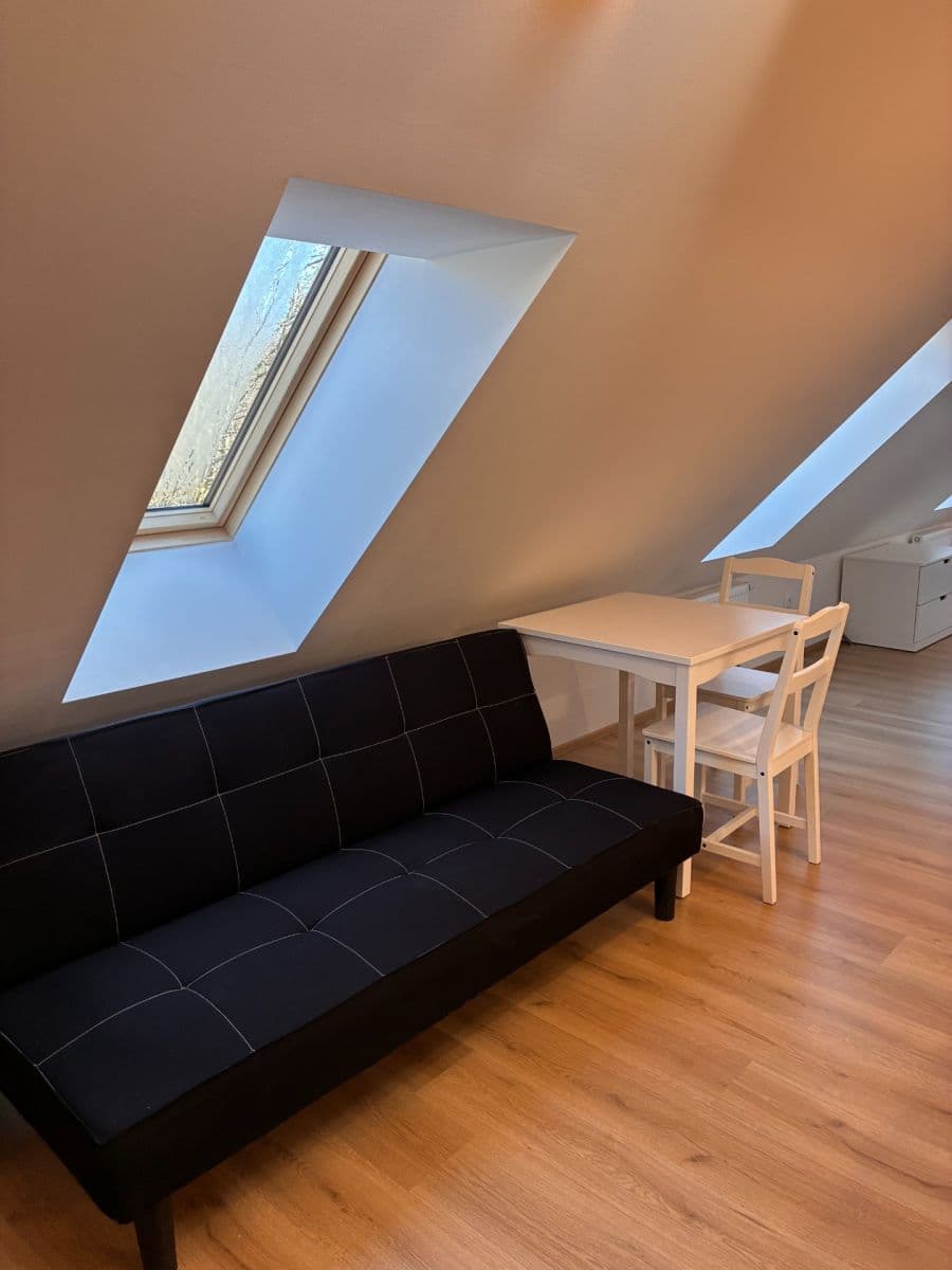 Prenájom bytu 1-izbový 32 m², Za Mlýnem, Hostivice, Středočeský kraj Prenájom bytu 1-izbový 32 m², Za Mlýnem, Hostivice, Středočeský kraj