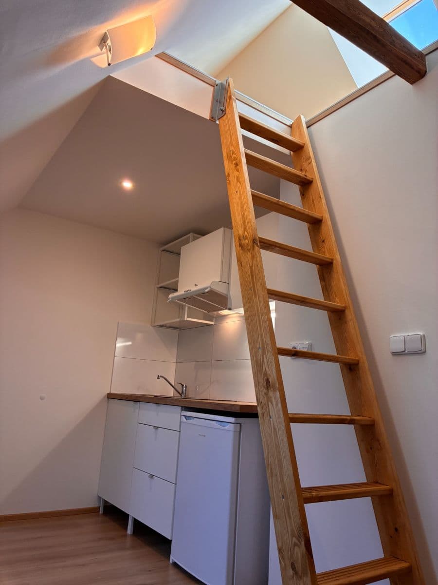 Prenájom bytu 1-izbový 32 m², Za Mlýnem, Hostivice, Středočeský kraj Prenájom bytu 1-izbový 32 m², Za Mlýnem, Hostivice, Středočeský kraj