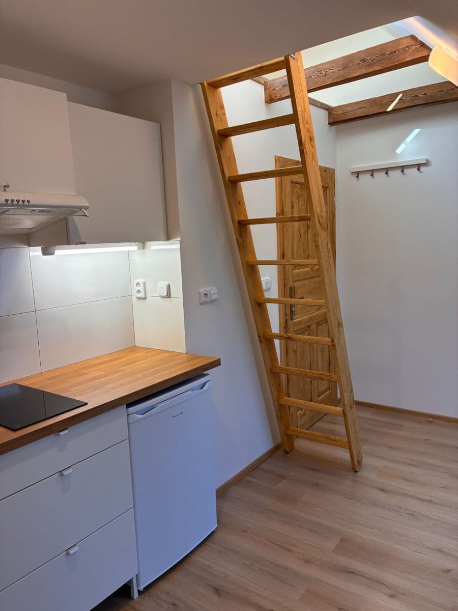 Prenájom bytu 1-izbový 32 m², Za Mlýnem, Hostivice, Středočeský kraj Prenájom bytu 1-izbový 32 m², Za Mlýnem, Hostivice, Středočeský kraj