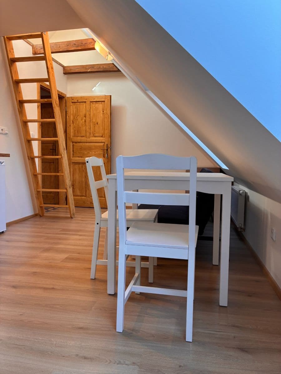 Prenájom bytu 1-izbový 32 m², Za Mlýnem, Hostivice, Středočeský kraj Prenájom bytu 1-izbový 32 m², Za Mlýnem, Hostivice, Středočeský kraj