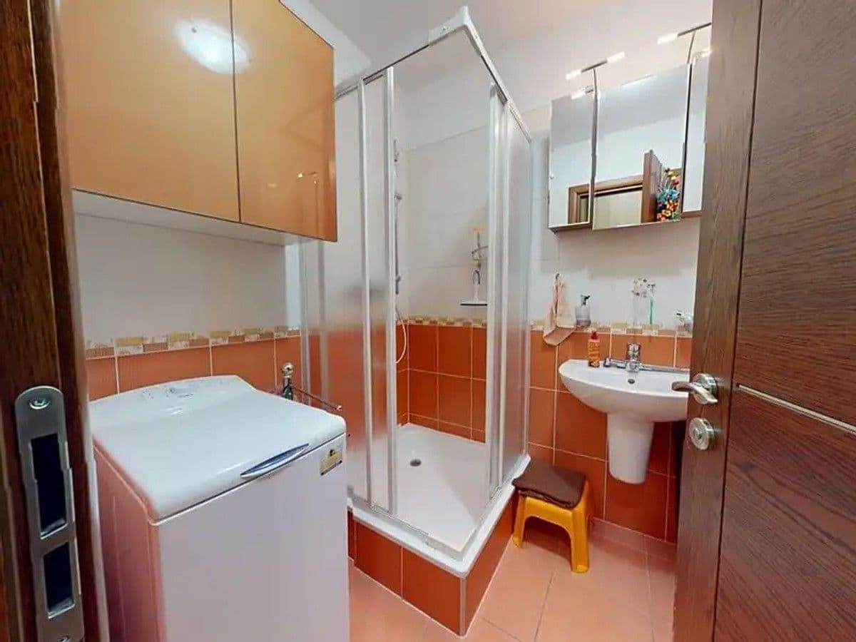 Prenájom bytu 1-izbový 39 m², Jateční, Karlovy Vary, Karlovarský kraj Prenájom bytu 1-izbový 39 m², Jateční, Karlovy Vary, Karlovarský kraj