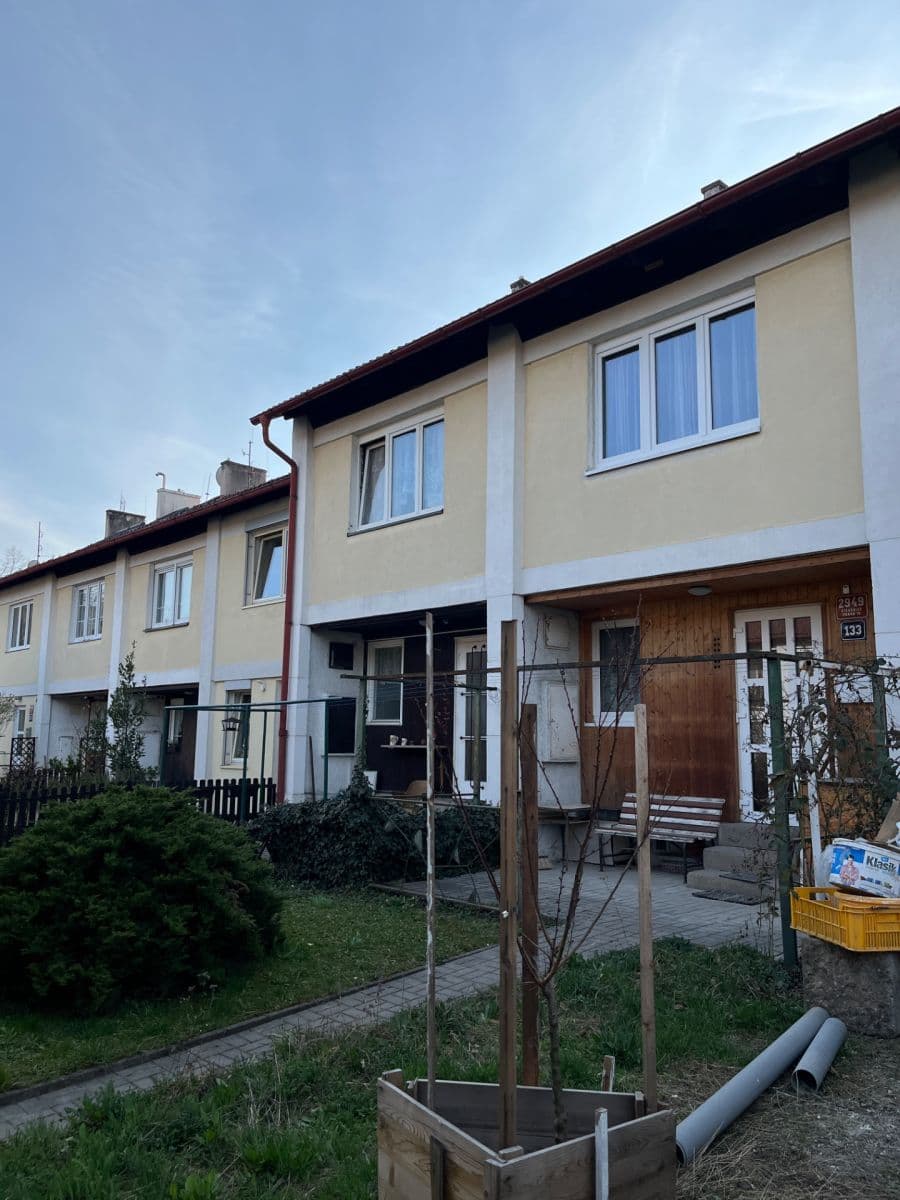 Predaj domu 130 m², pozemek 100 m², Brigádníků, Praha, Praha Predaj domu 130 m², pozemek 100 m², Brigádníků, Praha, Praha