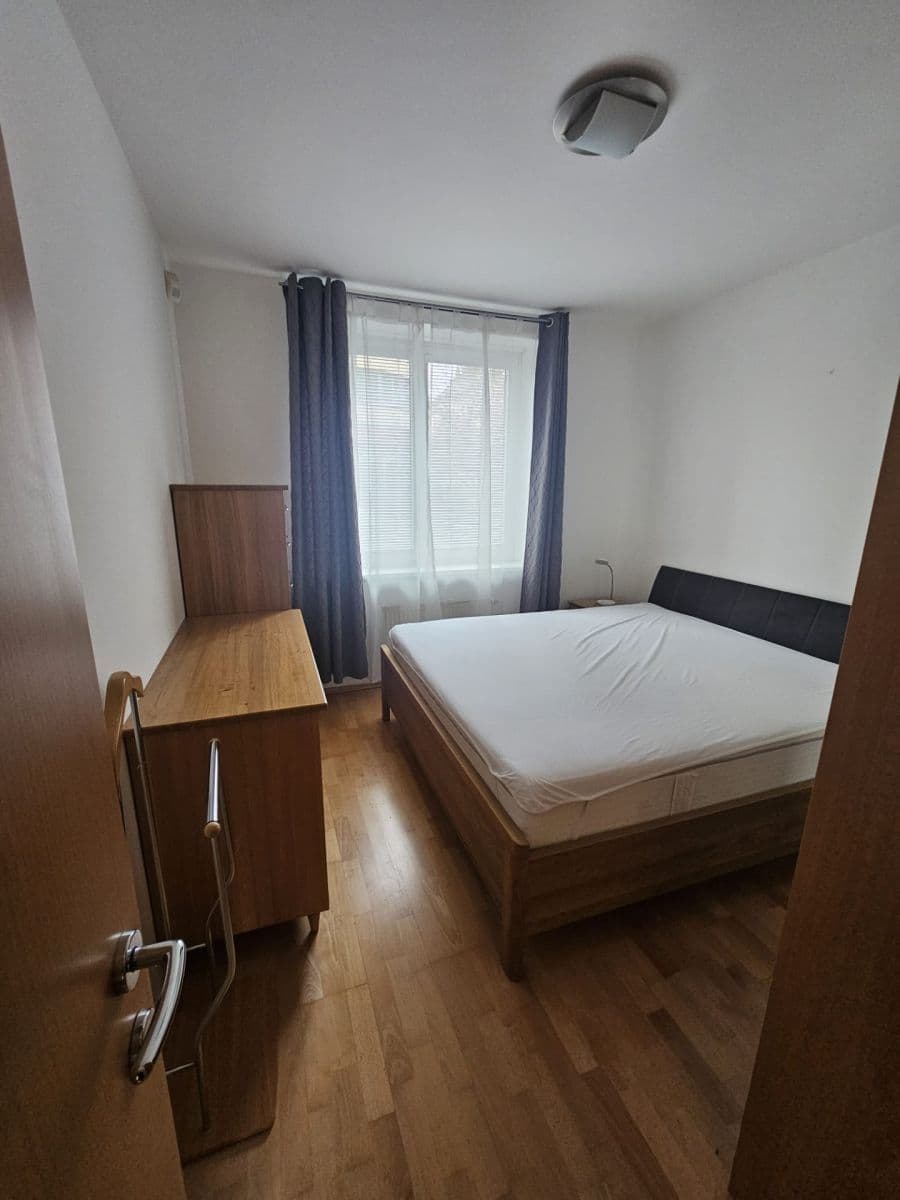 Prenájom bytu 2-izbový 82 m², U Zvonařky, Praha, Praha Prenájom bytu 2-izbový 82 m², U Zvonařky, Praha, Praha