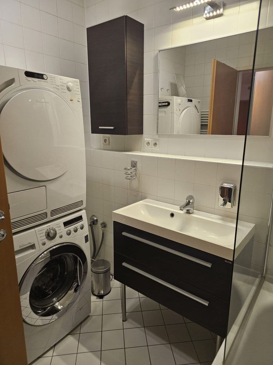 Prenájom bytu 2-izbový 82 m², U Zvonařky, Praha, Praha Prenájom bytu 2-izbový 82 m², U Zvonařky, Praha, Praha