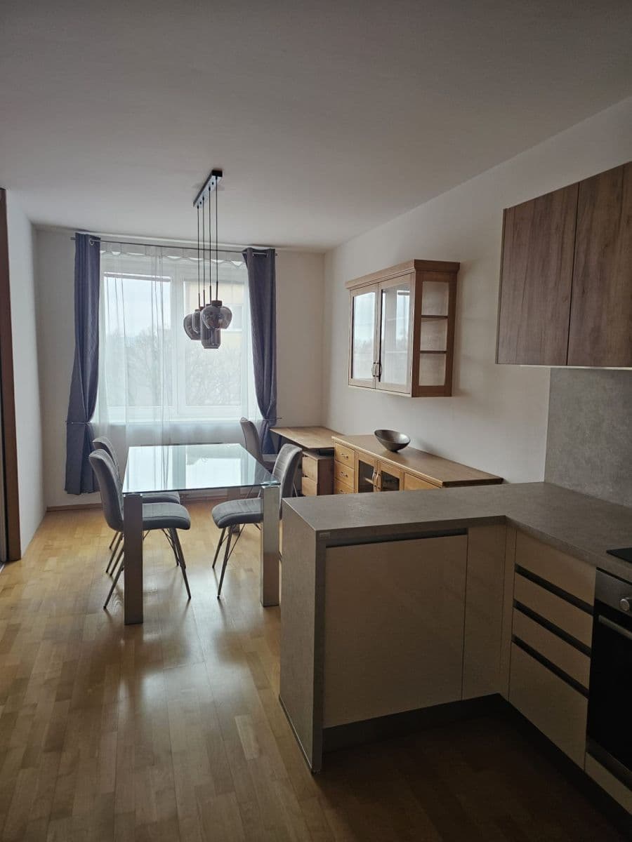 Prenájom bytu 2-izbový 82 m², U Zvonařky, Praha, Praha Prenájom bytu 2-izbový 82 m², U Zvonařky, Praha, Praha