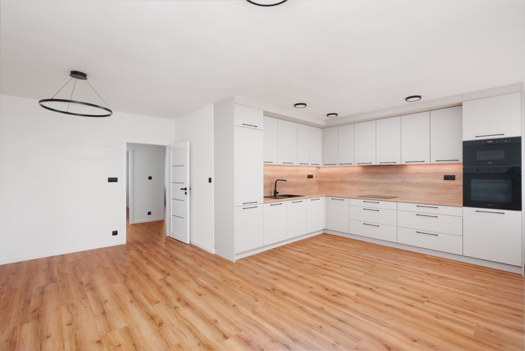 Predaj bytu 3-izbový 75 m², Alfonse Muchy, Litoměřice, Ústecký kraj Predaj bytu 3-izbový 75 m², Alfonse Muchy, Litoměřice, Ústecký kraj