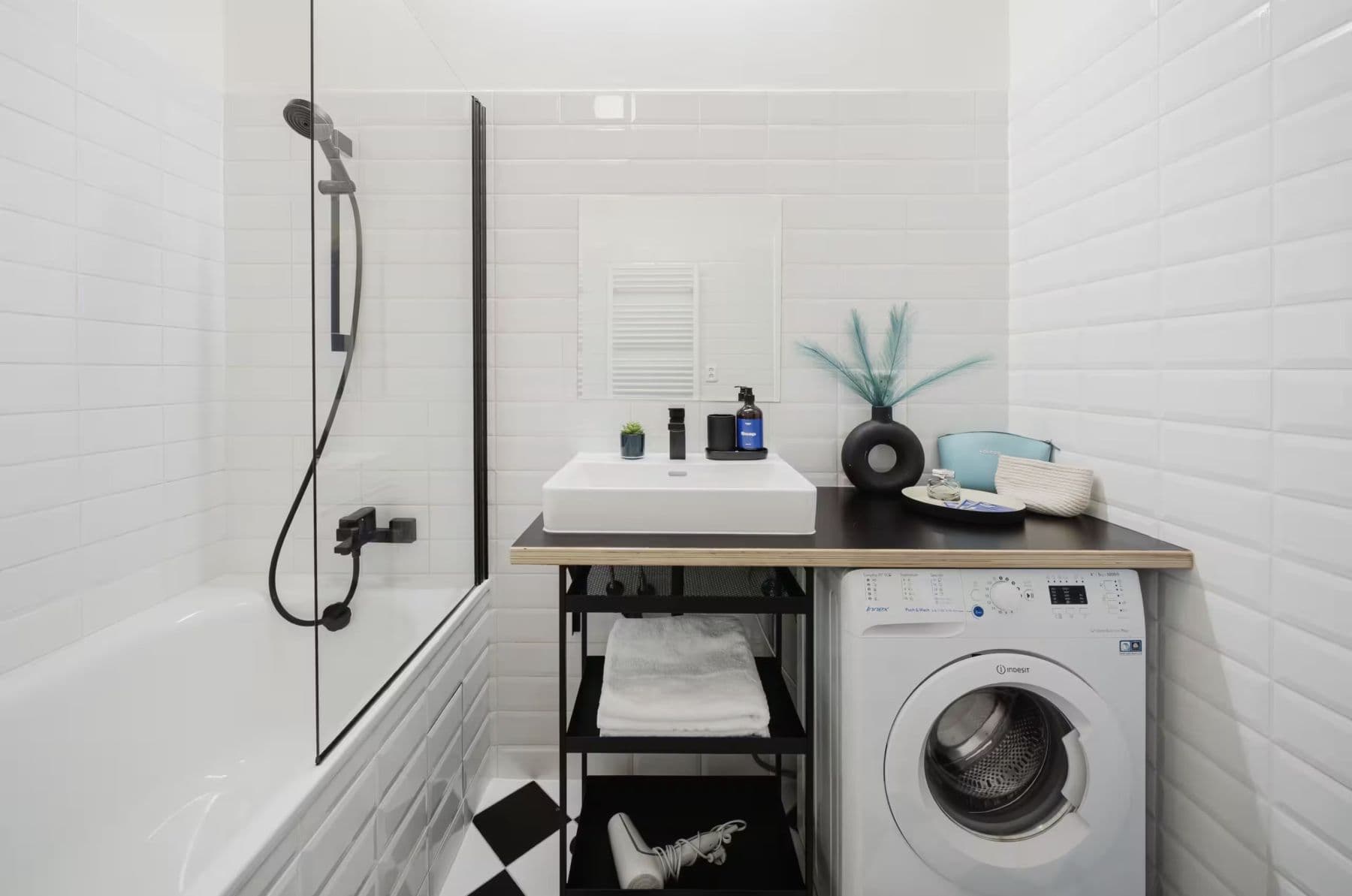 Prenájom bytu 75 m², Milíčova, Praha, Praha Prenájom bytu 75 m², Milíčova, Praha, Praha