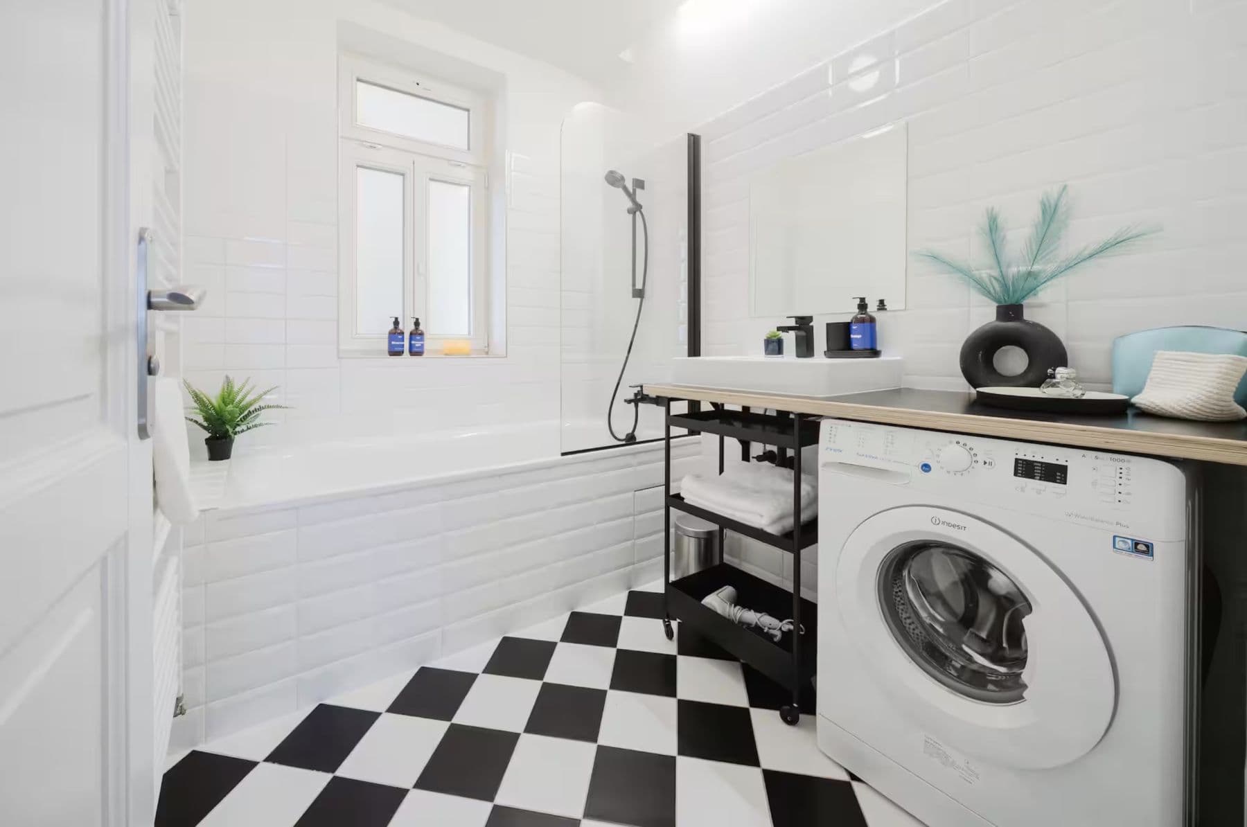 Prenájom bytu 75 m², Milíčova, Praha, Praha Prenájom bytu 75 m², Milíčova, Praha, Praha