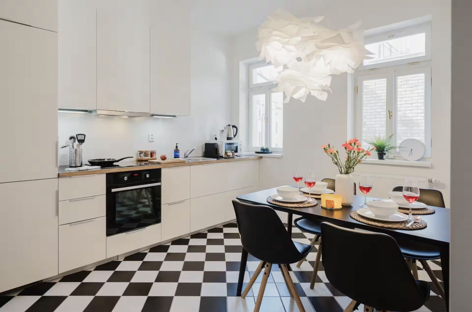 Prenájom bytu 75 m², Milíčova, Praha, Praha Prenájom bytu 75 m², Milíčova, Praha, Praha