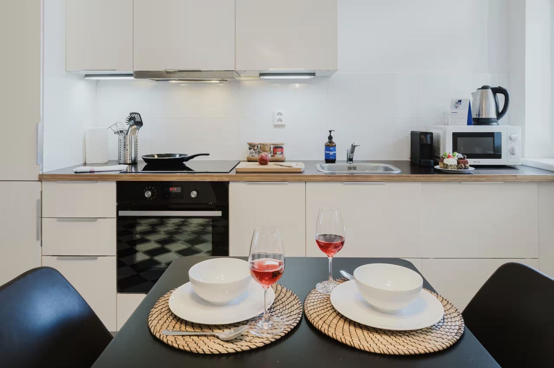 Prenájom bytu 75 m², Milíčova, Praha, Praha Prenájom bytu 75 m², Milíčova, Praha, Praha