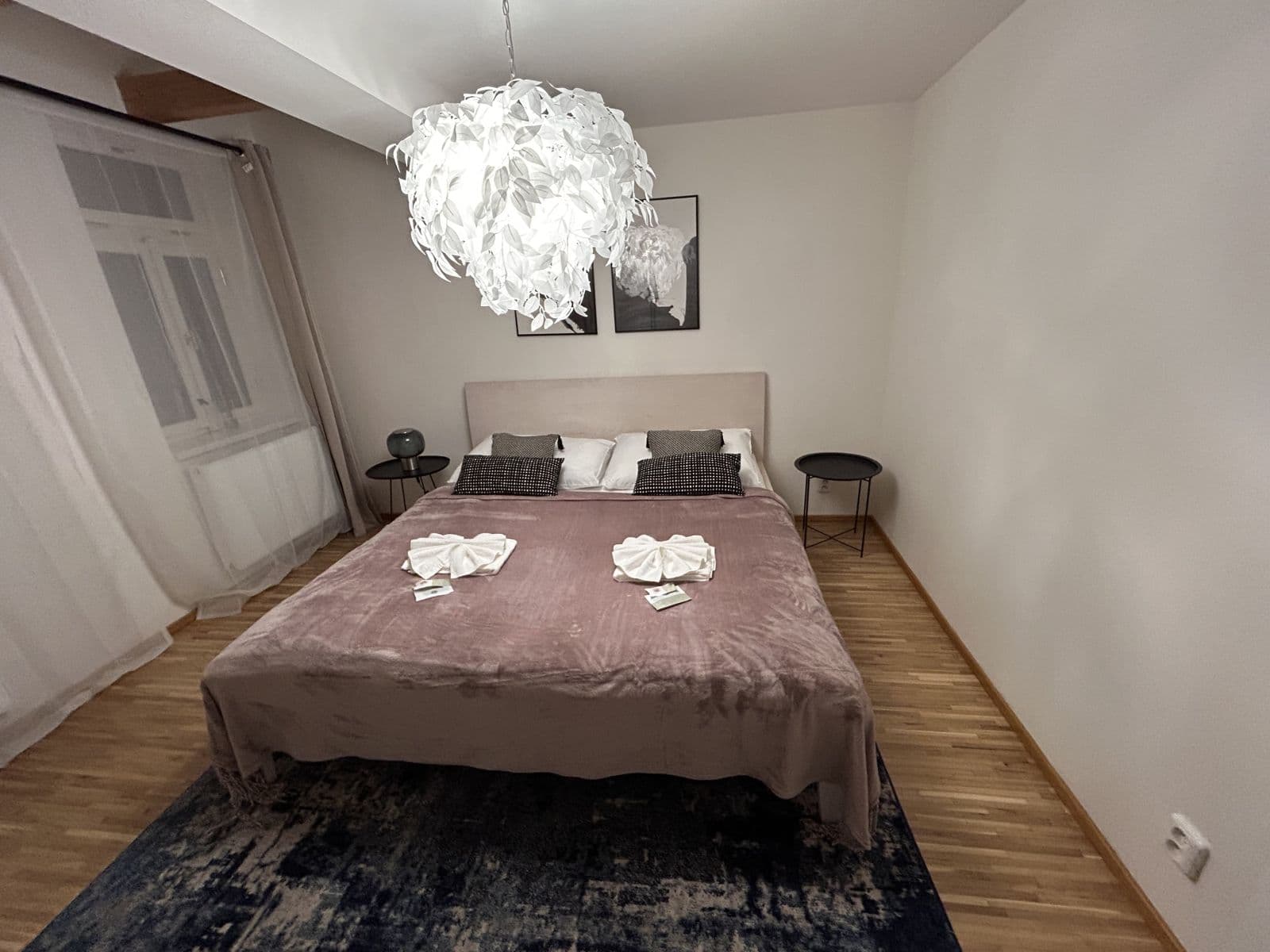 Prenájom bytu 100 m², Milíčova, Praha, Praha Prenájom bytu 100 m², Milíčova, Praha, Praha