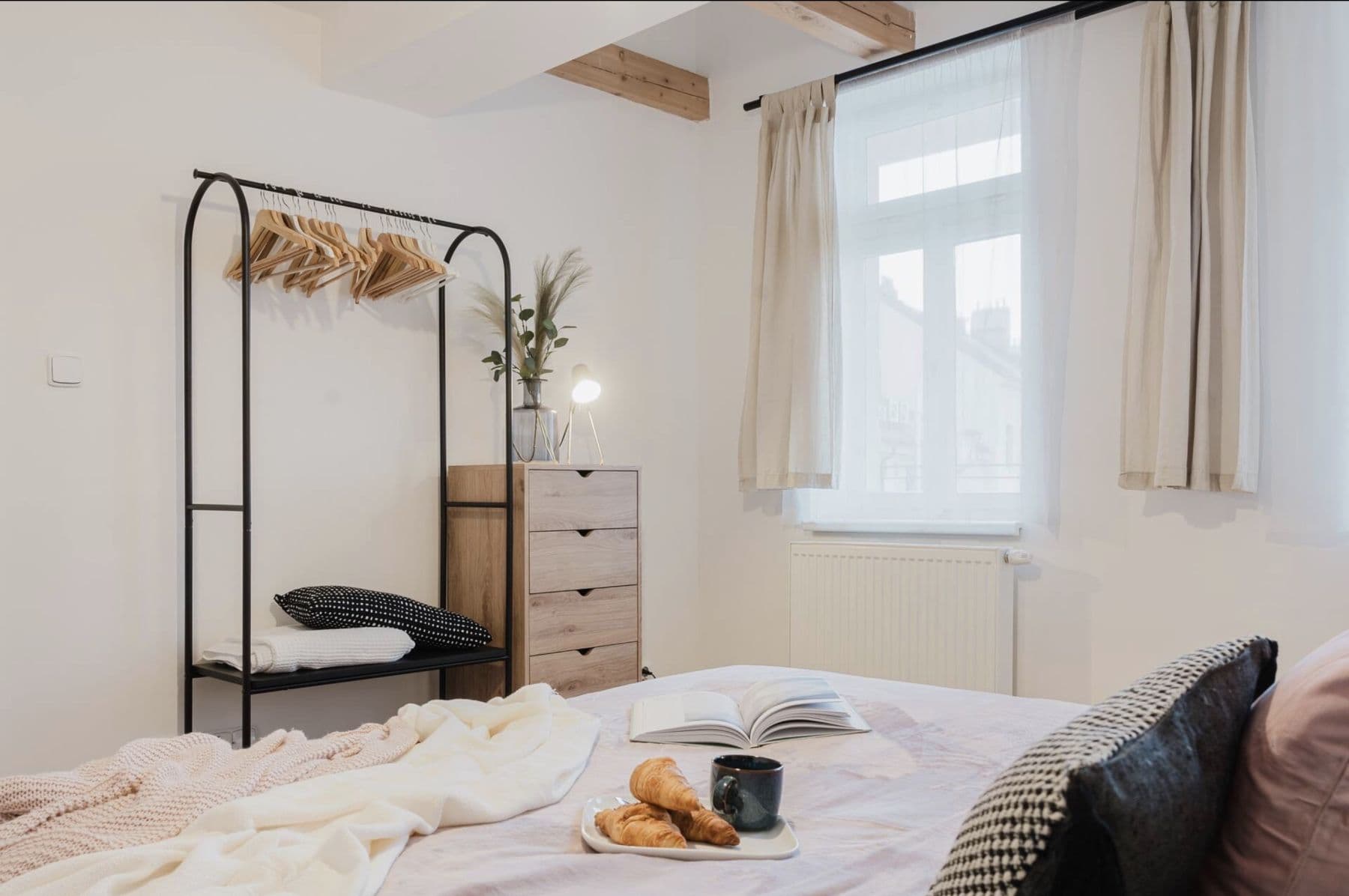 Prenájom bytu 100 m², Milíčova, Praha, Praha Prenájom bytu 100 m², Milíčova, Praha, Praha