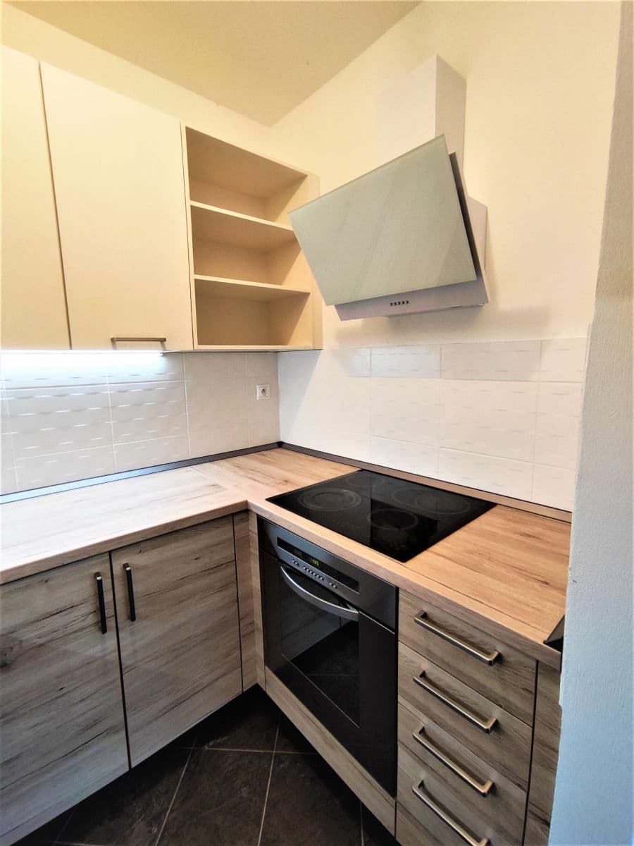 Prenájom bytu 2-izbový 50 m², V Pohodě, Hovorčovice, Středočeský kraj Prenájom bytu 2-izbový 50 m², V Pohodě, Hovorčovice, Středočeský kraj