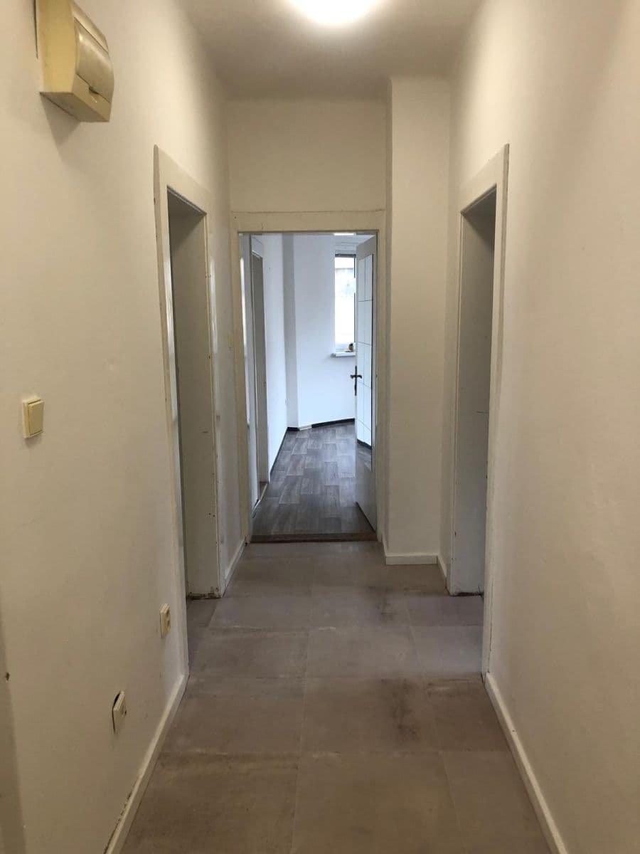 Prenájom bytu 3-izbový 80 m², Prvomájová, Praha, Praha Prenájom bytu 3-izbový 80 m², Prvomájová, Praha, Praha