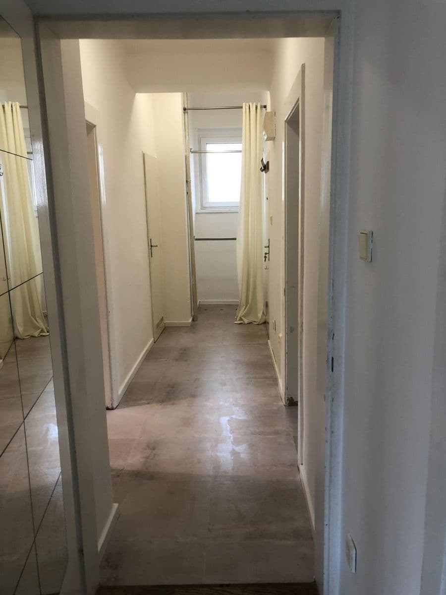 Prenájom bytu 3-izbový 80 m², Prvomájová, Praha, Praha Prenájom bytu 3-izbový 80 m², Prvomájová, Praha, Praha