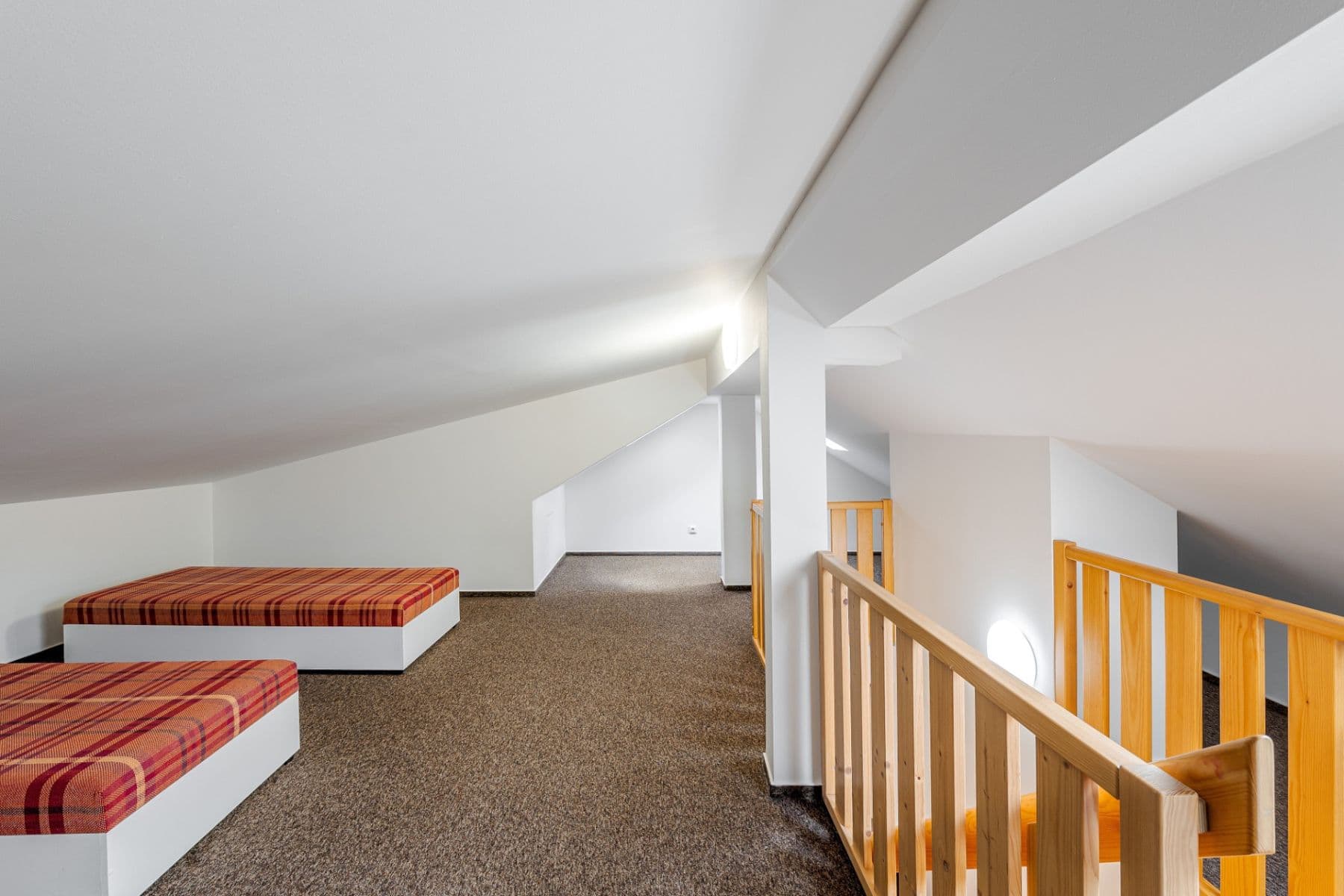 Prenájom bytu 3-izbový 100 m², Sudoměřská, Praha, Praha Prenájom bytu 3-izbový 100 m², Sudoměřská, Praha, Praha