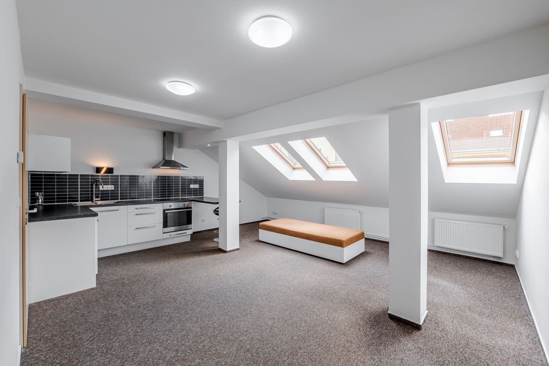 Prenájom bytu 3-izbový 100 m², Sudoměřská, Praha, Praha Prenájom bytu 3-izbový 100 m², Sudoměřská, Praha, Praha