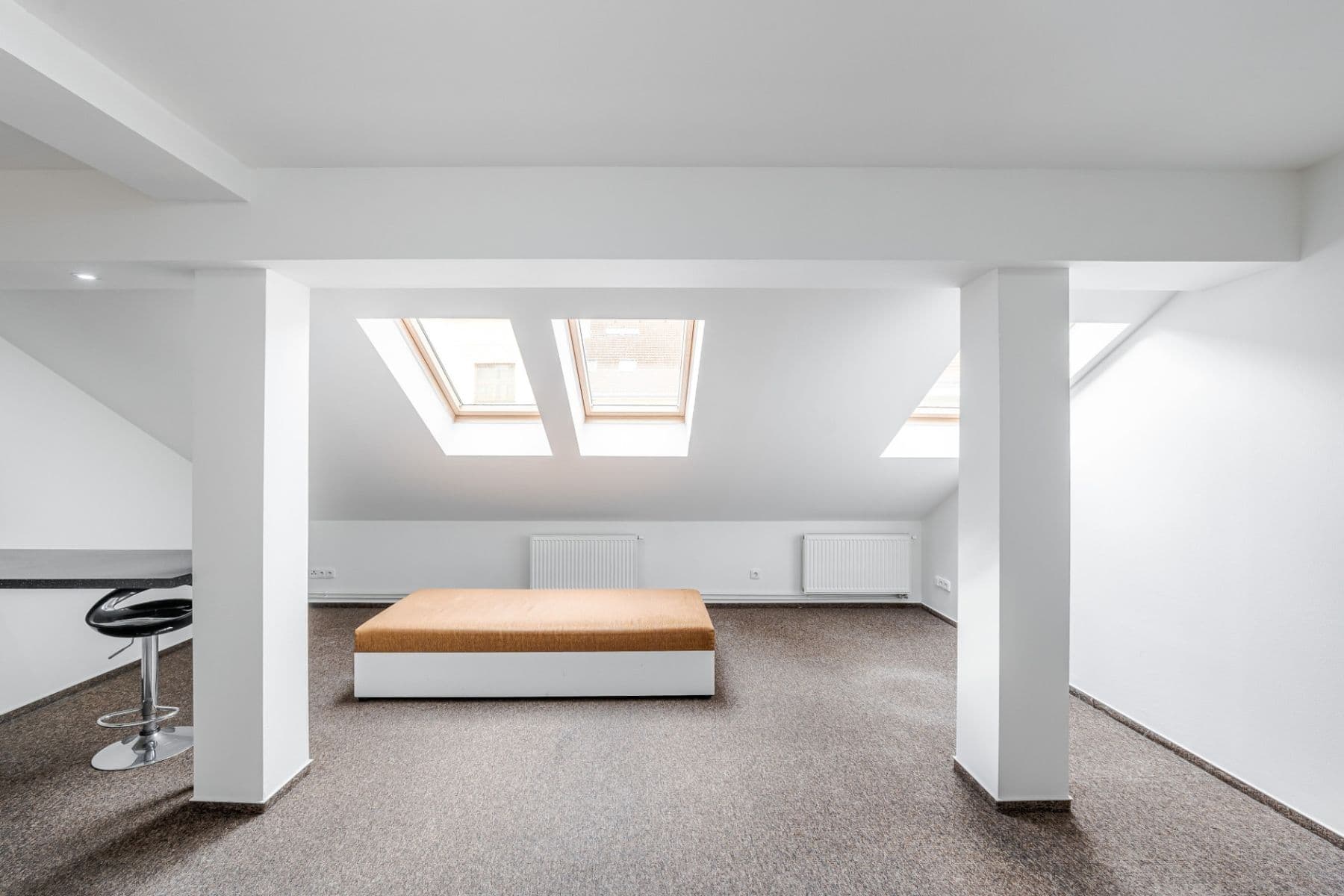 Prenájom bytu 3-izbový 100 m², Sudoměřská, Praha, Praha Prenájom bytu 3-izbový 100 m², Sudoměřská, Praha, Praha