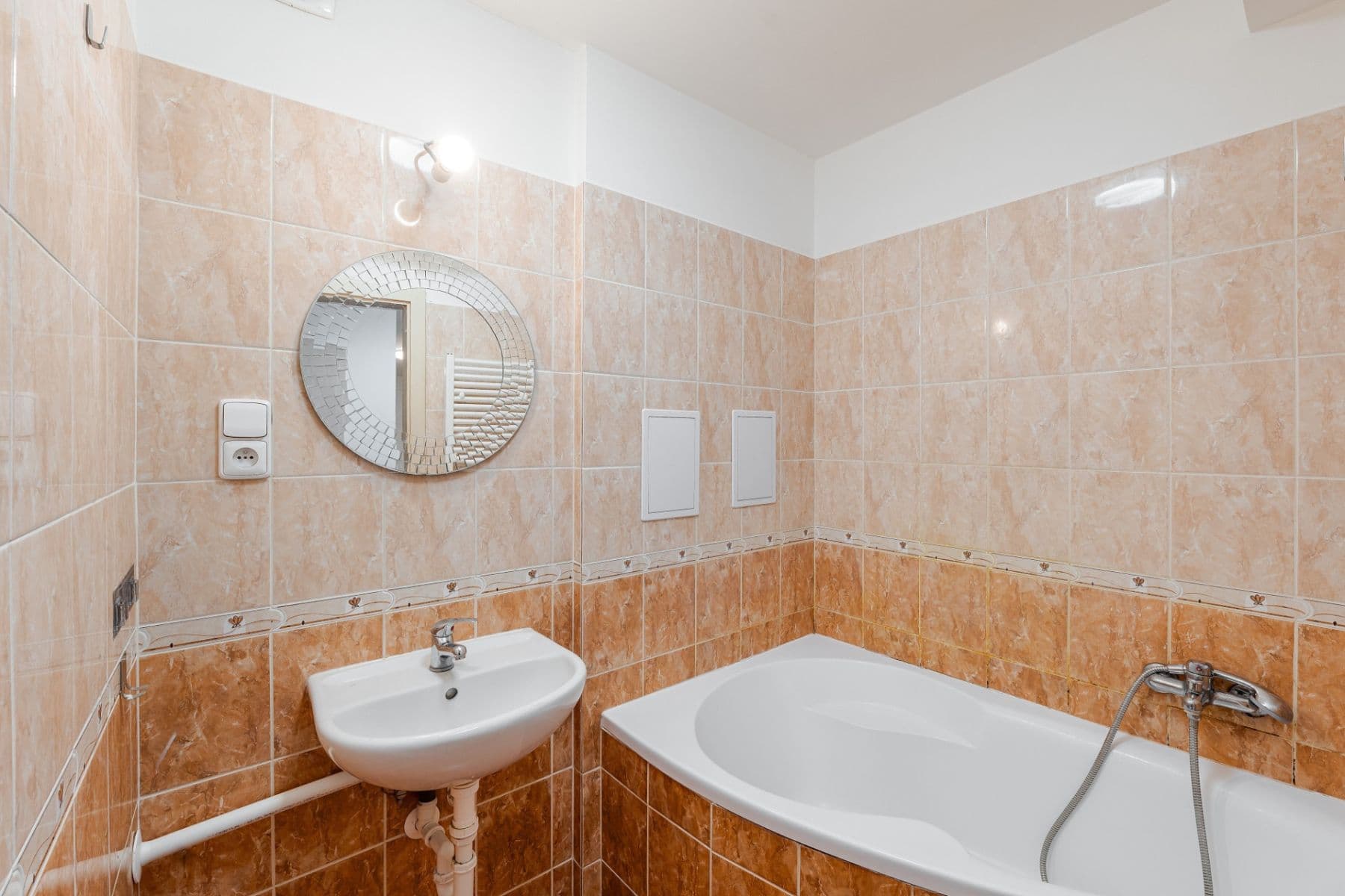 Prenájom bytu 3-izbový 100 m², Sudoměřská, Praha, Praha Prenájom bytu 3-izbový 100 m², Sudoměřská, Praha, Praha