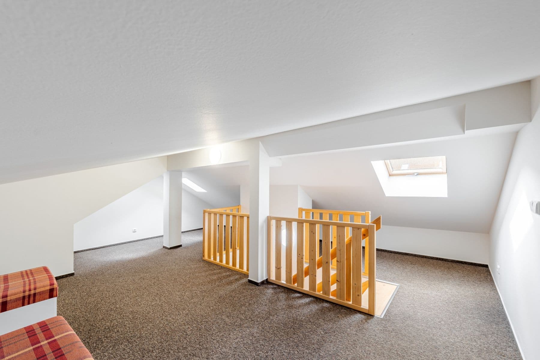 Prenájom bytu 3-izbový 100 m², Sudoměřská, Praha, Praha Prenájom bytu 3-izbový 100 m², Sudoměřská, Praha, Praha