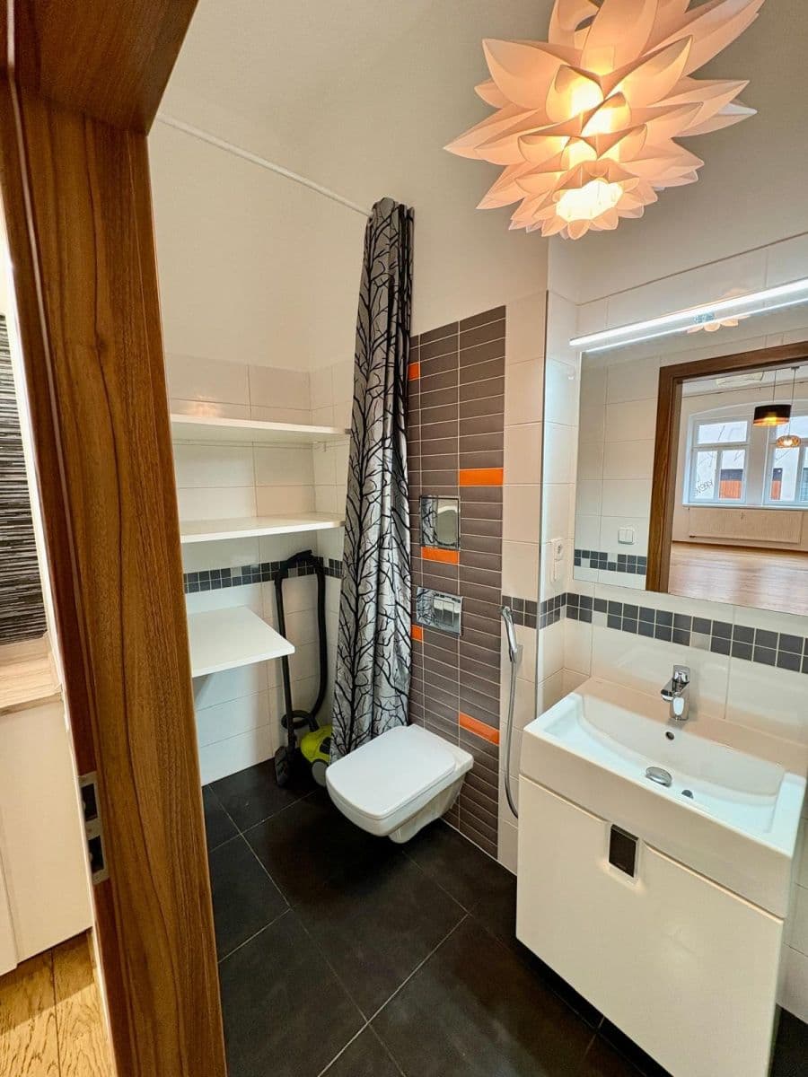 Prenájom bytu 1-izbový 39 m², Ve Vrchu, Praha, Praha Prenájom bytu 1-izbový 39 m², Ve Vrchu, Praha, Praha