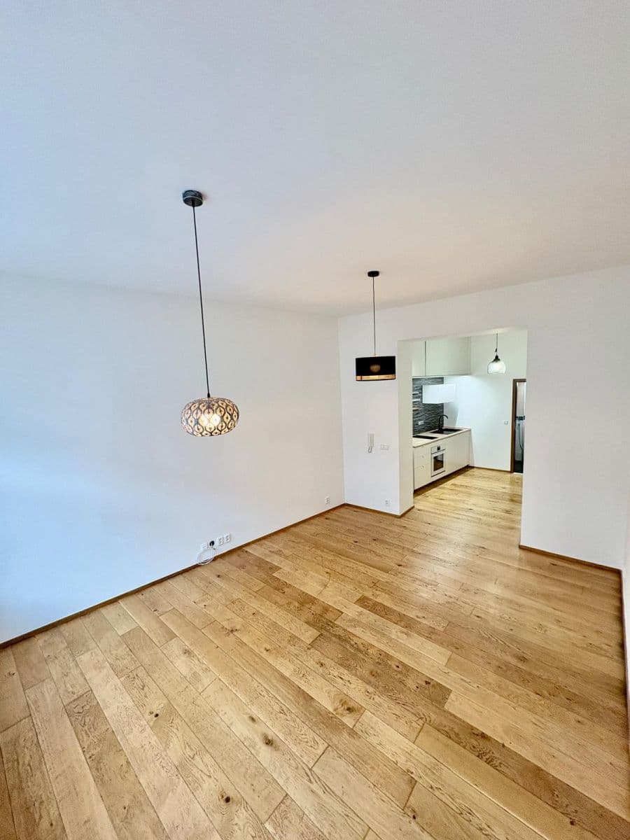 Prenájom bytu 1-izbový 39 m², Ve Vrchu, Praha, Praha Prenájom bytu 1-izbový 39 m², Ve Vrchu, Praha, Praha