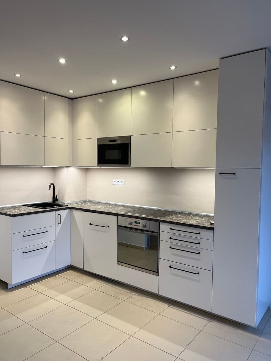 Prenájom bytu 3-izbový 63 m², Jeremenkova, Praha, Praha Prenájom bytu 3-izbový 63 m², Jeremenkova, Praha, Praha